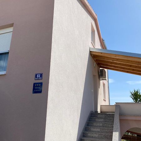 Three Bedroom Apartment Between Trogir And Split Kaštela Zewnętrze zdjęcie