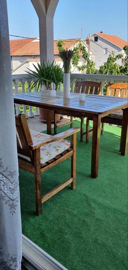 Three Bedroom Apartment Between Trogir And Split Kaštela Zewnętrze zdjęcie