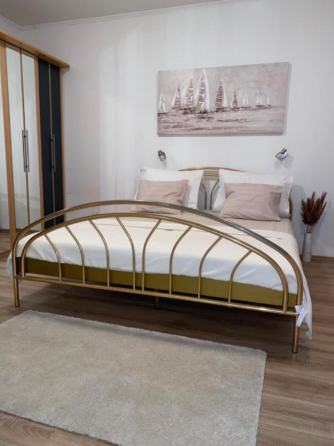 Three Bedroom Apartment Between Trogir And Split Kaštela Zewnętrze zdjęcie