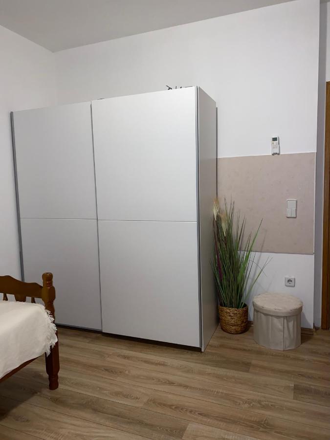 Three Bedroom Apartment Between Trogir And Split Kaštela Zewnętrze zdjęcie